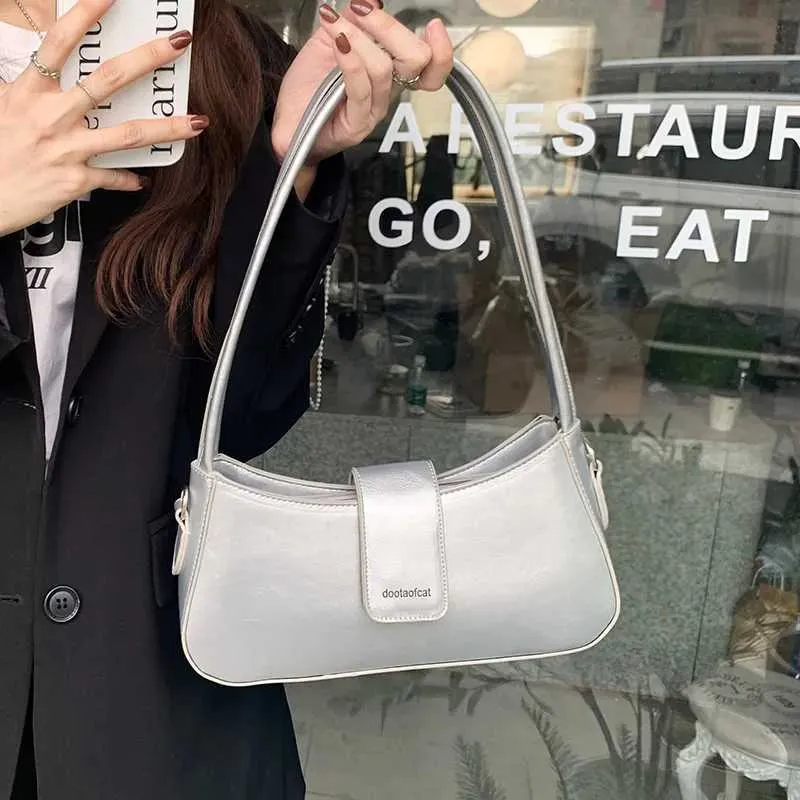 Fashion Shoulder Axillary Solid Color Niche Black Small Square Bag Leisure Versatile Lady Commuter Bags Crossbody_voghion.com