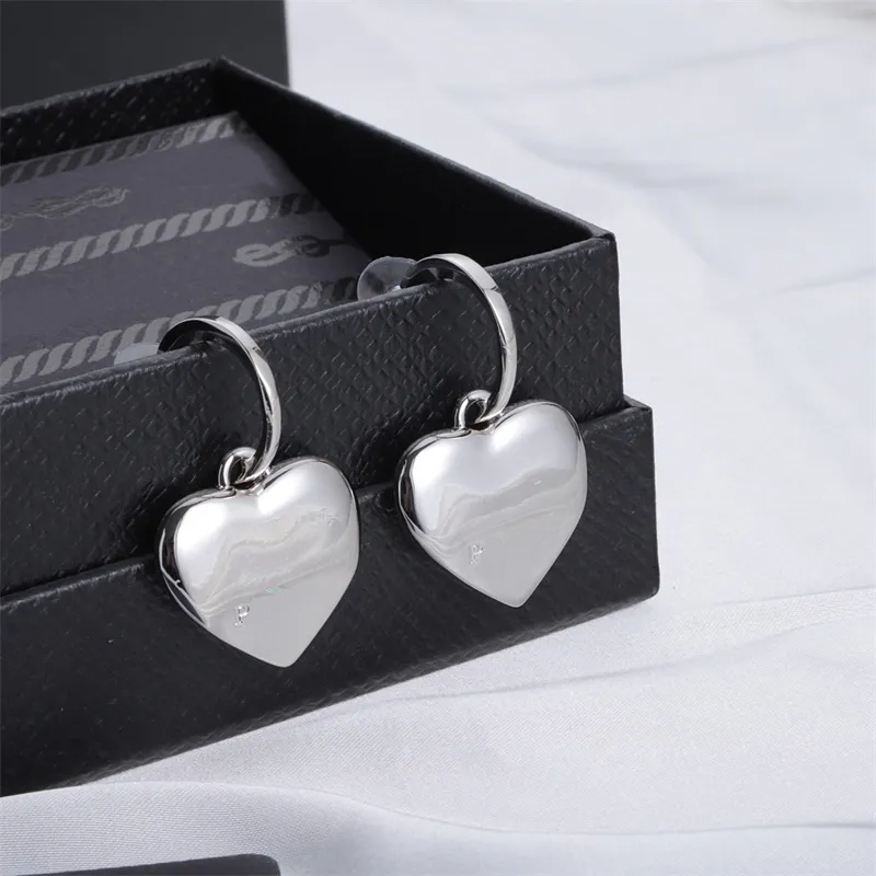 Orecchini a bottone di design per donna Lettere di marca Anello Sier Elegante classico da donna Love Earring Wedding Party Jewerlry Ladies_voghion.com
