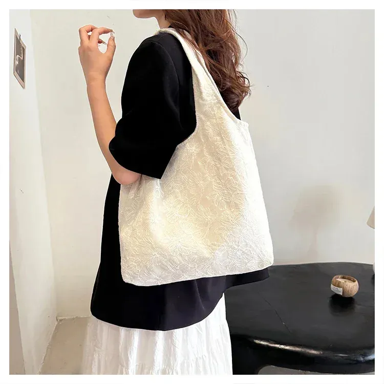 Summer Women's Shoulder Bag With Butterfly And Flower Canvas Design_voghion.com