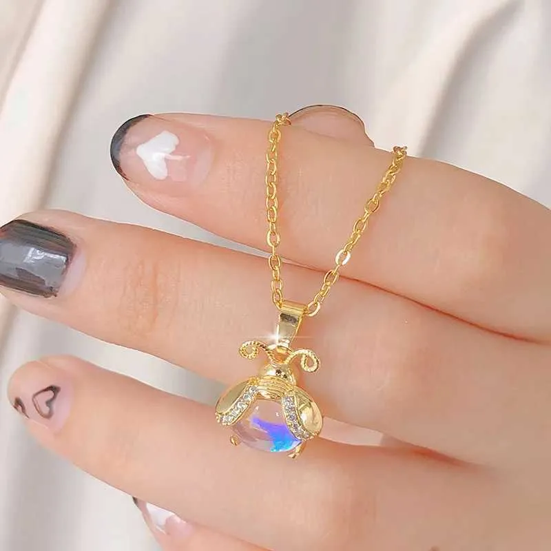 Anhänger Halsketten Klassischer Trend Lichtfarbe Aurora Firefly Damen Halskette Kalter Wind Nischendesign Mondstein Allgleiches_voghion.com