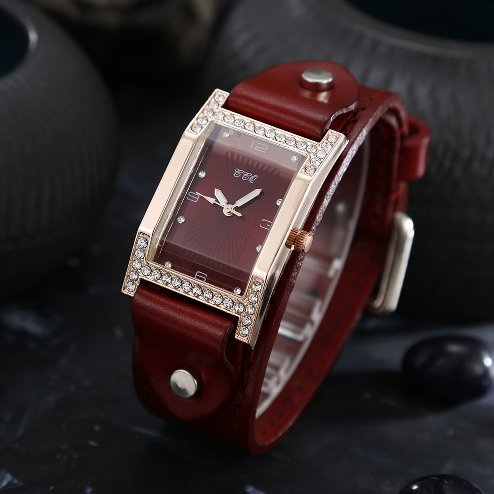 Hot style faux leather alloy steel belt, quartz watch, trendy and minimalist rhinestone fashion watch