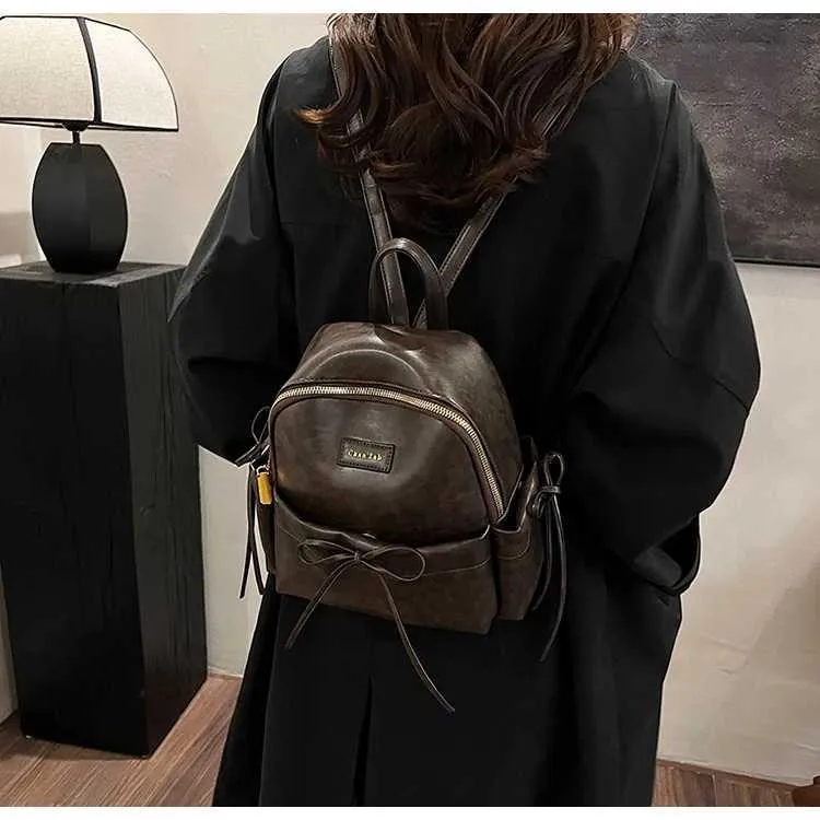 Retro Pu Rucksack Frauen Casual Solide Leder Kleine Schulter Taschen Große Kapazität Täglichen Pendeln Tragbare Packs Dame Griff_voghion.com