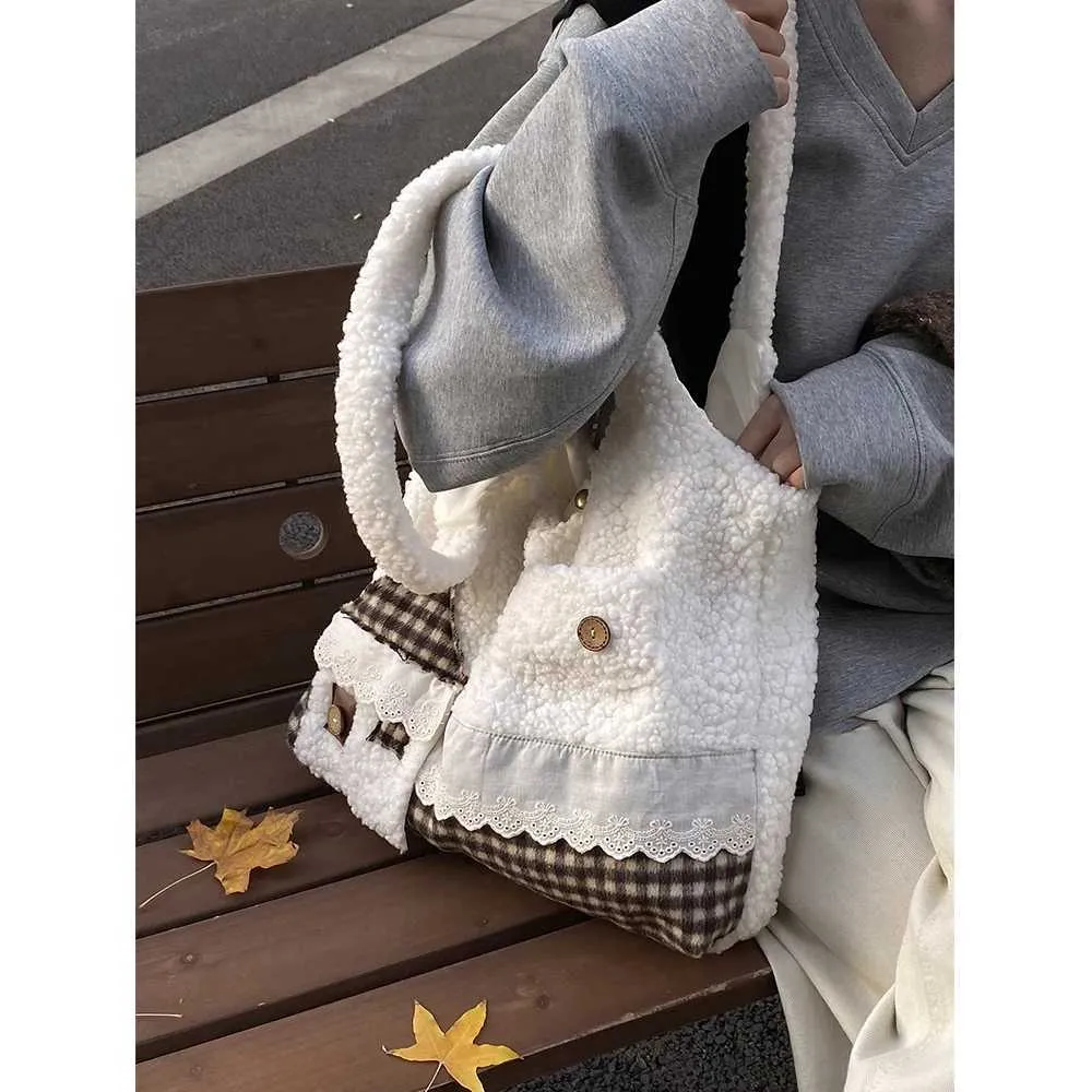 Vrouwen schattige fleece patchwork cartoon patroon effen pluche schoudertas grote capaciteit vrouwelijke forensen Veet handvat_voghion.com