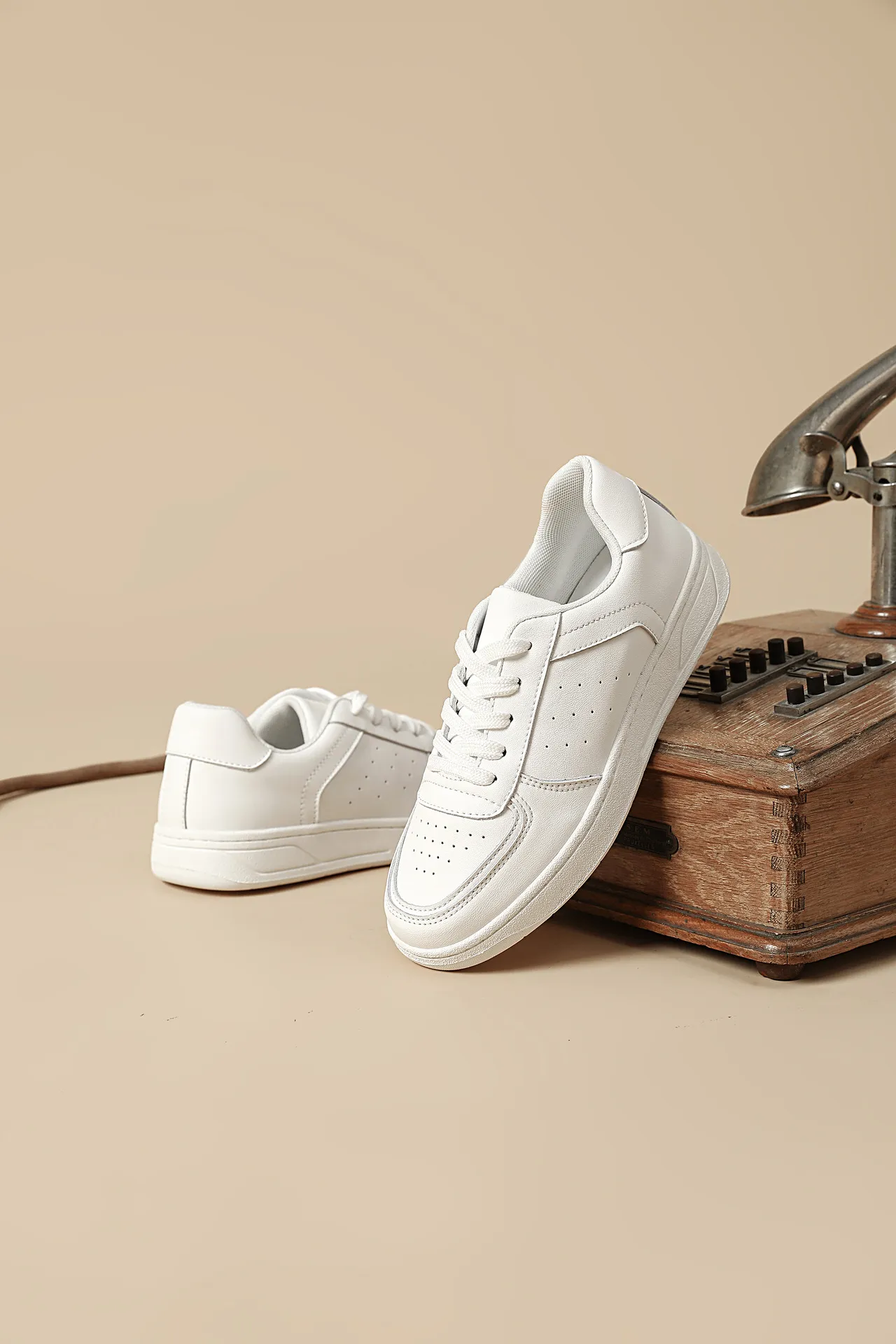 Genuine Leather Flat Bottomed Shallow Board Low Cut Solid Color Versatile Mesh Comfortable And Breathable Sports Shoes_voghion.com