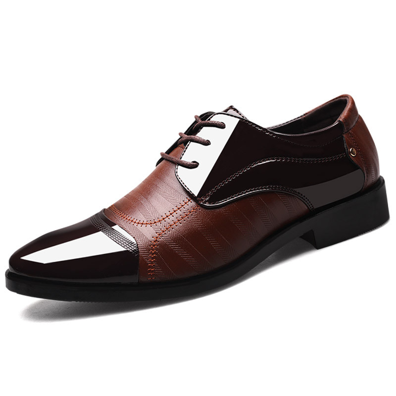 Nouvelles chaussures décontractées à bout pointu en cuir pour hommes