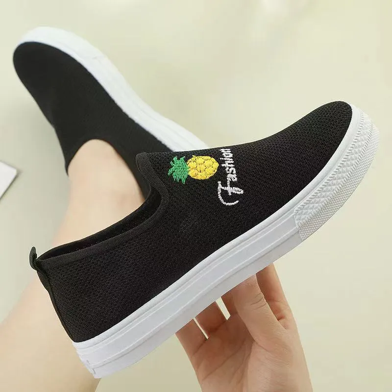 2024s Autumn New Women's Mesh Korean Version Slip On Breathable Soft Soled Single Shoes Triple Black Free Shipping_voghion.com
