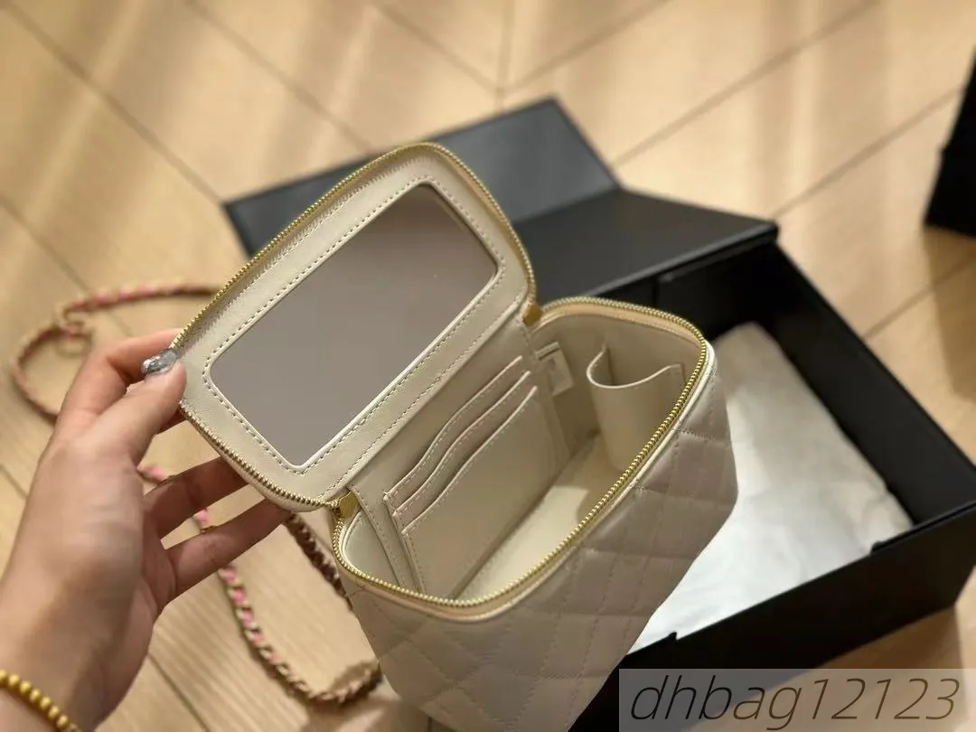 Color Weaving Hollow Letters Handle Women Designer Makeup Bag Lambskin Leather Metal Hardware Matelasse Chain Clutch_voghion.com