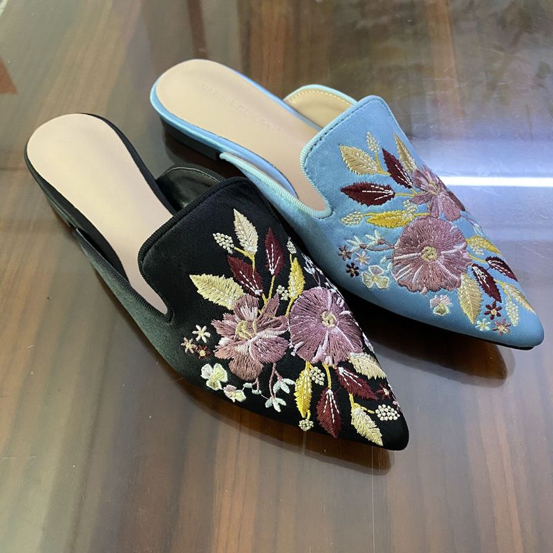 Chengmei Foot Anti slip Women's Single Embroidered wer Flat Bottom Pointed Muller Slippers Wrapped Head Outer Wearing_voghion.com