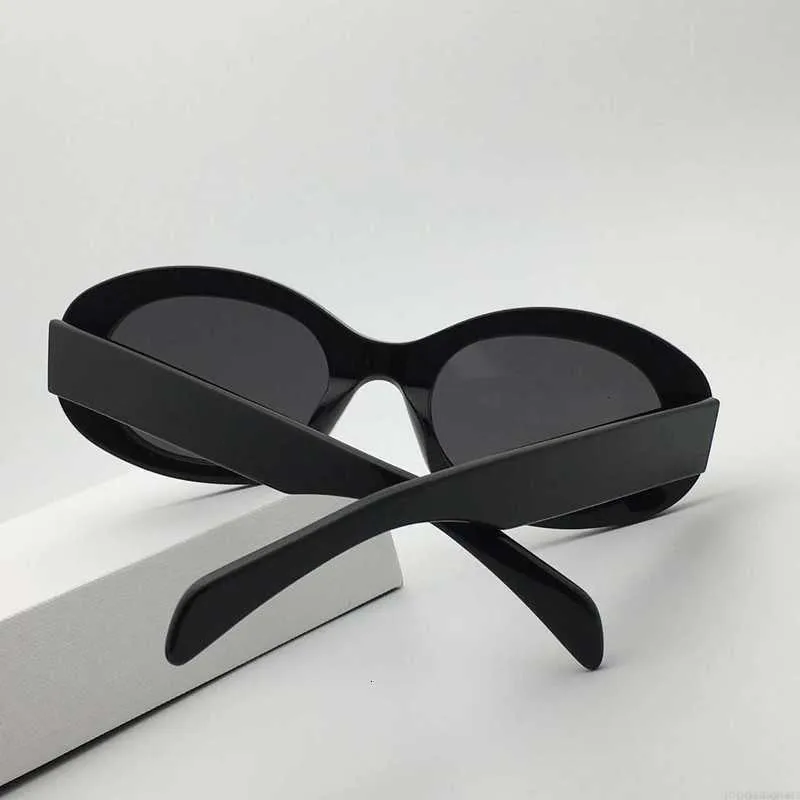 Óculos de sol de design para homem e mulher estilo retro_voghion.com