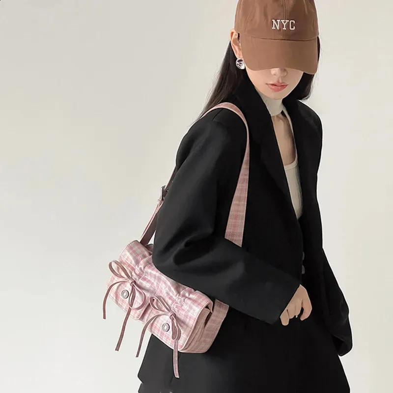 MBTI Plaid Pink Damen Schultertasche Plissee Lässig Süße Niedliche Mode Lederhandtasche Literarische Exquisite Achseltasche 240827_voghion.com