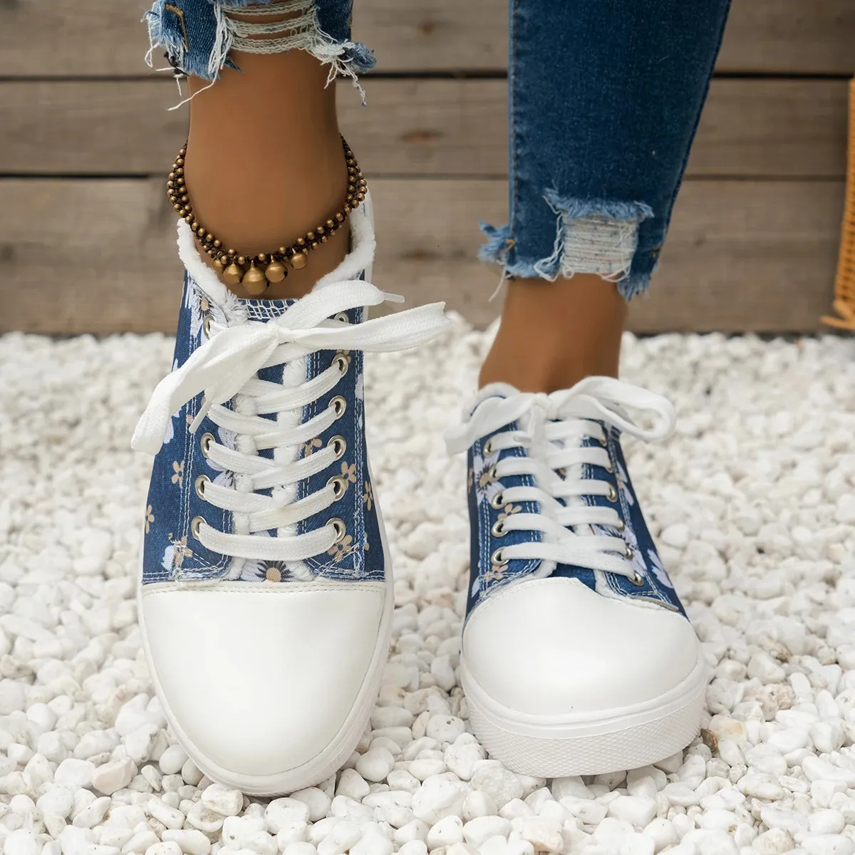 Women's Retro Floral Print Canvas Sneakers For Daily Comfort_voghion.com