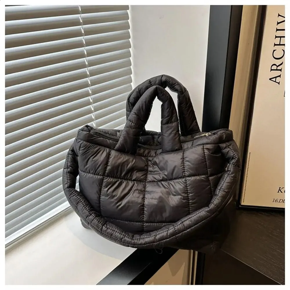 Puffy Quilted Shoulder Tote Bag Large Capacity Lightweight Cotton_voghion.com