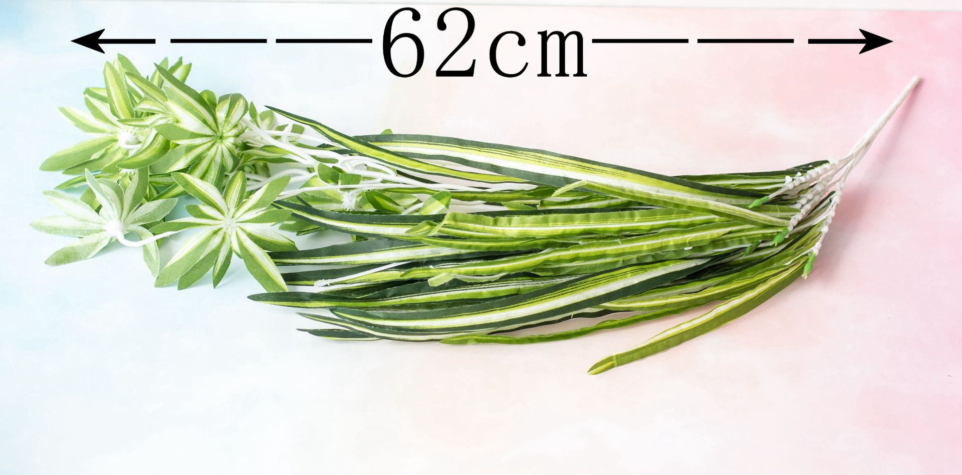 Simulation of spider wall, dragon beard white edge grass orchid family, flower arrangement with grass wall background decoration simulation plant_voghion.com