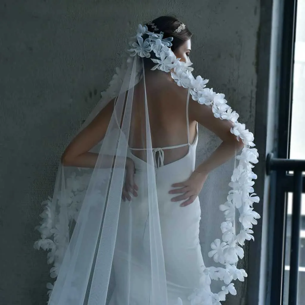 Hochzeitsschleier Kathedrallänge Mit 3d Blumen Und Haarkamm_voghion.com