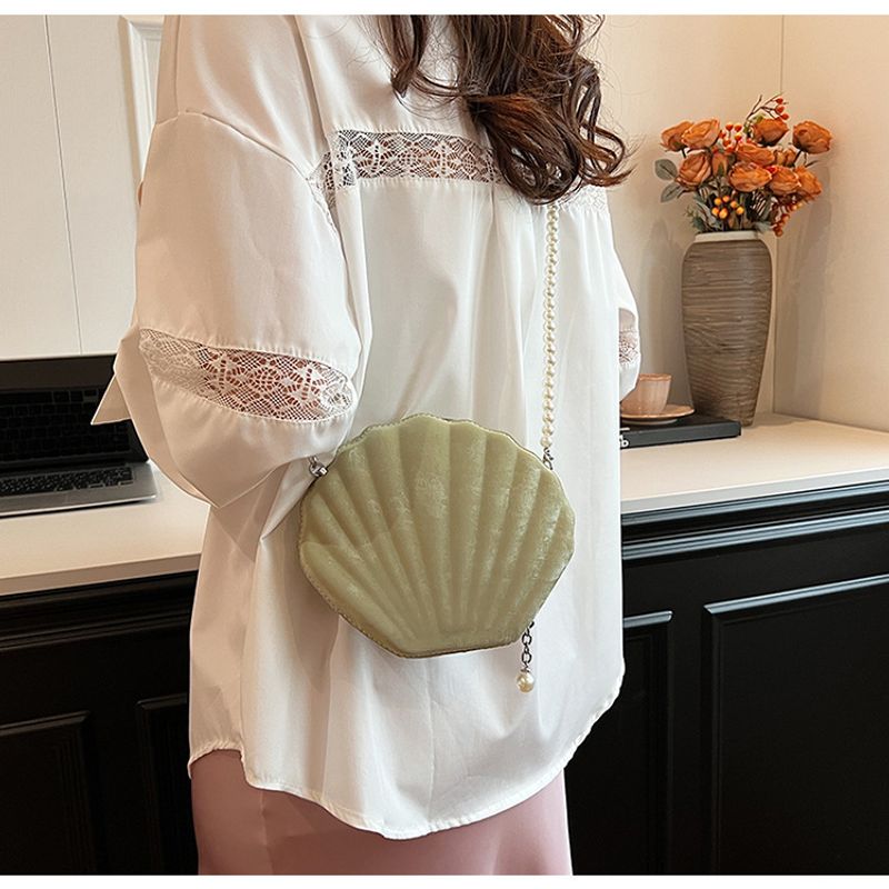 Einzigartige Nischentasche Damen 2024 Sommer neue Mode Perlen Umhängetasche ausländischer Stil einfache Muscheltasche_voghion.com