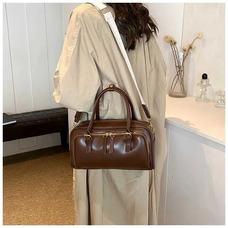 Vintage Handbags for Women Solid Pu Leather s Large Capacity Female Commute Wide Strap Crossbody Packs 2024 NewC241212_voghion.com