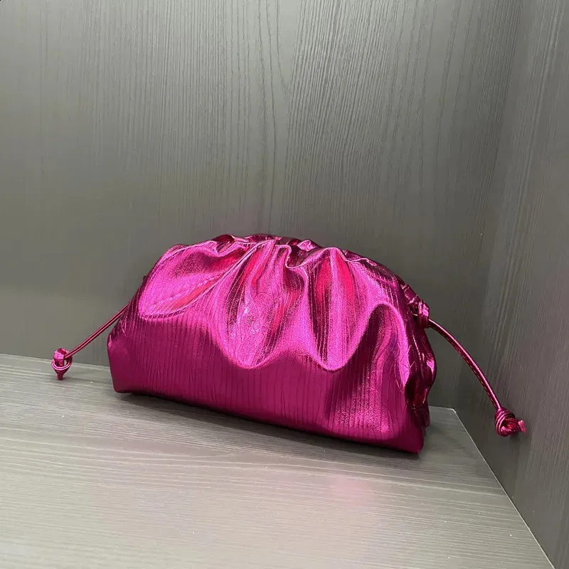 Moteriška madinga vintažinė Cloud Bag krepšys, austas per petį 240828_voghion.com