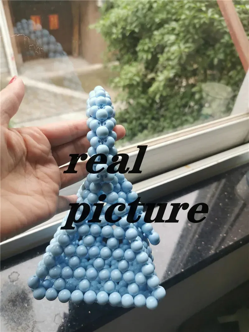 Borsa a mano con perline traforate a mano, forma triangolare, da donna, con perline acriliche colorate, per la sera, per feste e cene, 240907_voghion.com