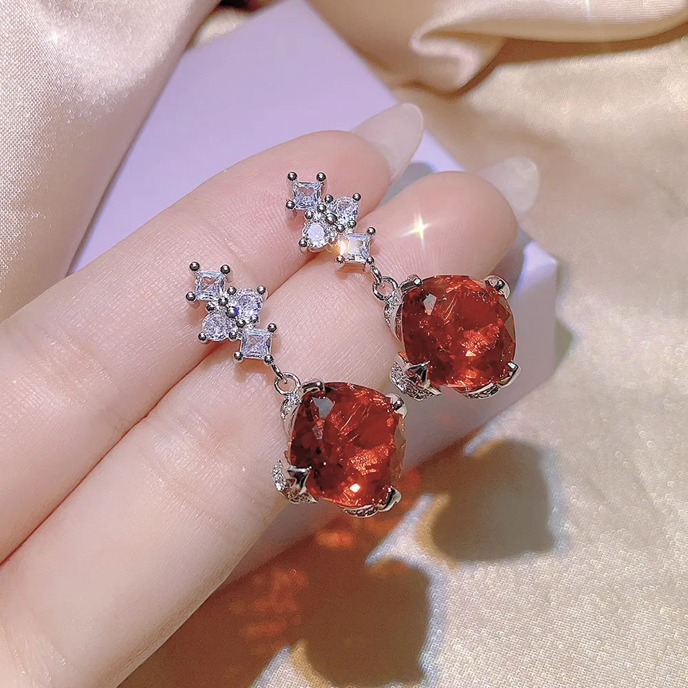 Orecchini e anelli con pietra di zircone blu CZ da 15 carati, alla moda e caldi, per donne, eleganti, classici e dolci, con ciondolo a forma di trifoglio._voghion.com