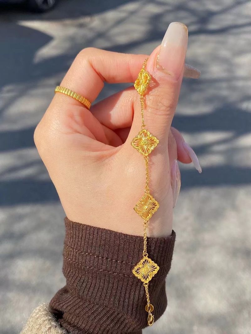 Gold Shop With Clover Bracelet Women's Gold-plated Fashion Light Silk Four-leaf Wer Jewelry_voghion.com