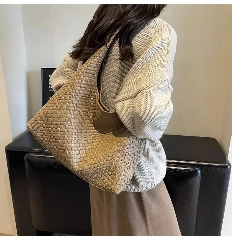 2024 The Style H7 Network Celebrity Weave Woven Carrying Borsa a tracolla grande capacità da donna alla moda retrò 240820_voghion.com