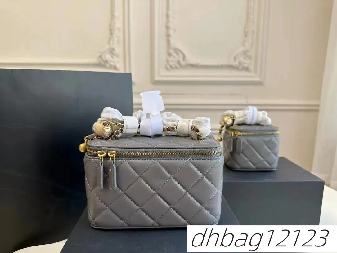 Caring Women Classic Shoulder Cosmetic Bag With Mirror Leather Caviar Quilted Versatile Gold Hardware Crossbody Designer_voghion.com