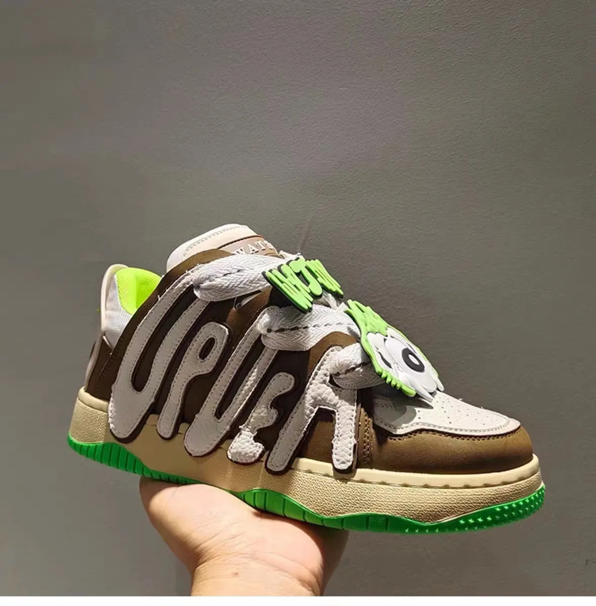 Thick Soled Round Toe Sponge Cake Couple Style Sneakers With Breathable Mh Comfortable And Versatile Casual Sports_voghion.com
