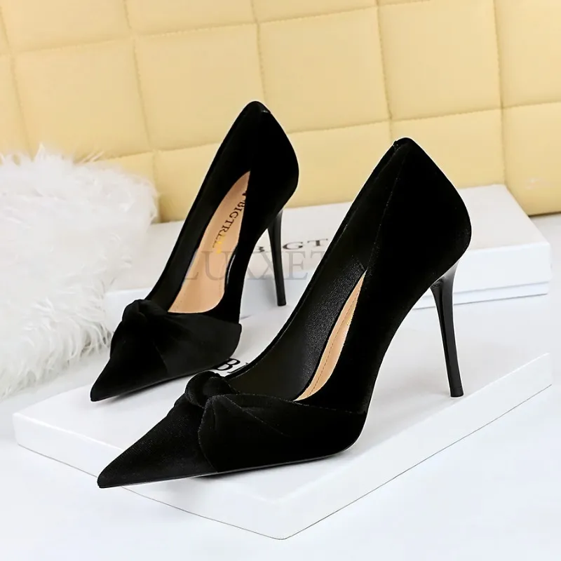 Süet Banquet Fiyonk Sivri Burun Niş Minimalist Kadın Yüksek Topuklu Ayakkabı Rahat ve Şık Çok Yönlü 10CM 34-43_voghion.com