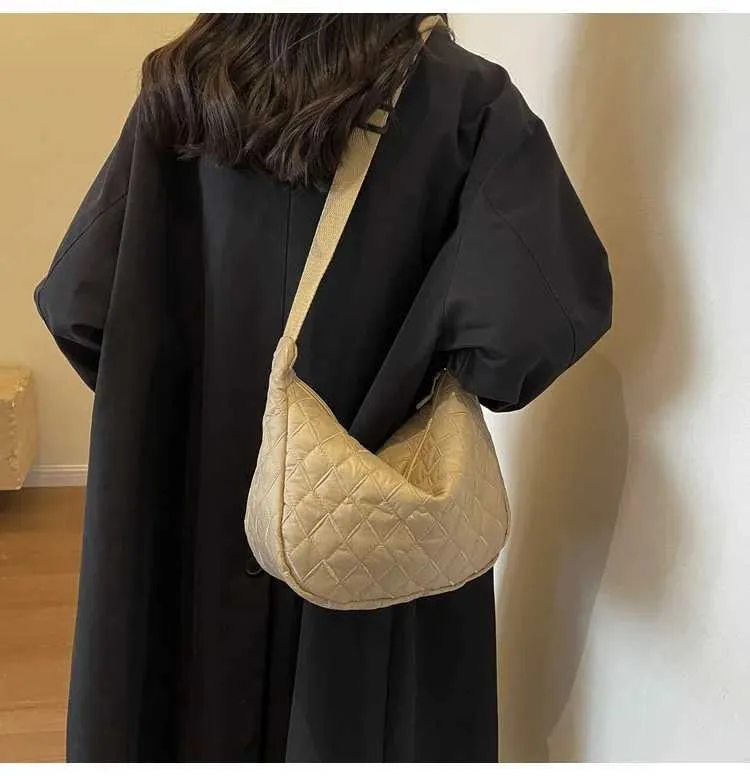Sac à bandoulière rétro en nylon pour femmes, sac à main décontracté et étanche pour sans-abri, literie pour femmes, grande capacité, Y241123_voghion.com