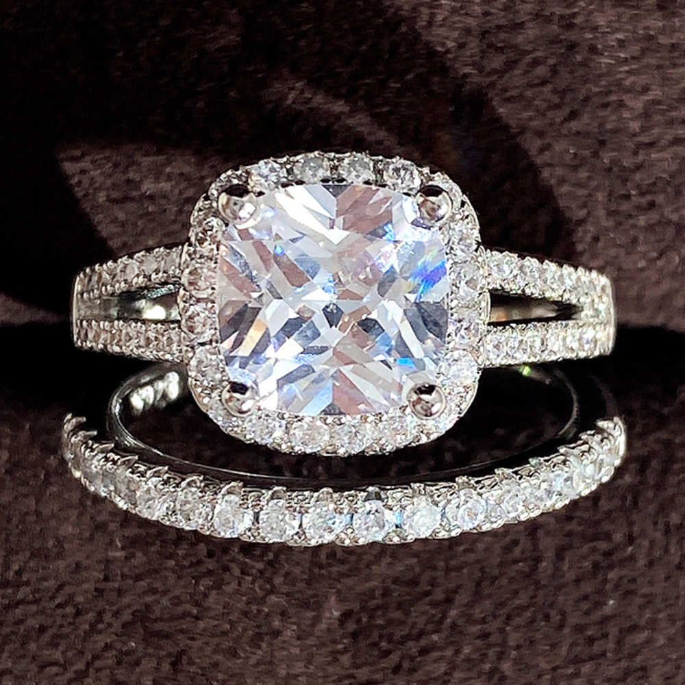 Cao Shi's Micro Set Full Diamond Zircon Set Ring con Light Luxury Square Diamond Anillo de compromiso para mujer para pareja