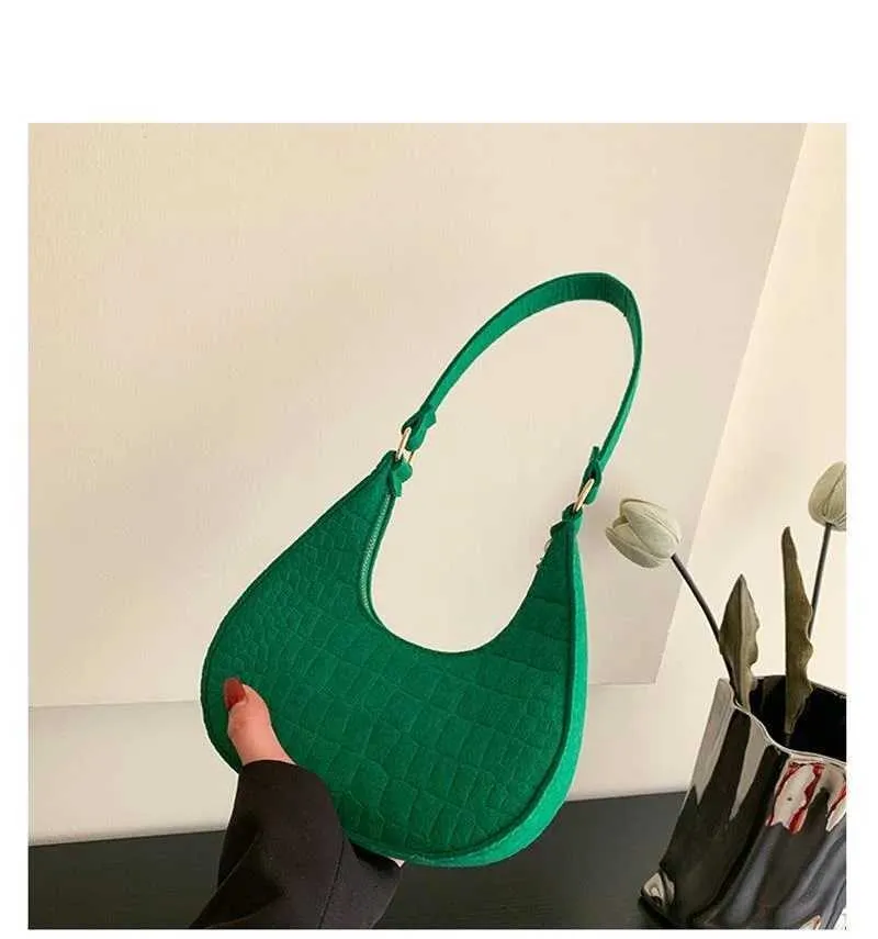 2023 mode Frauen Koreanische Neue Stein Muster Unterwäsche Casual Schulter Filz Einfarbig Handtasche Crescent Sattel Tasche_voghion.com