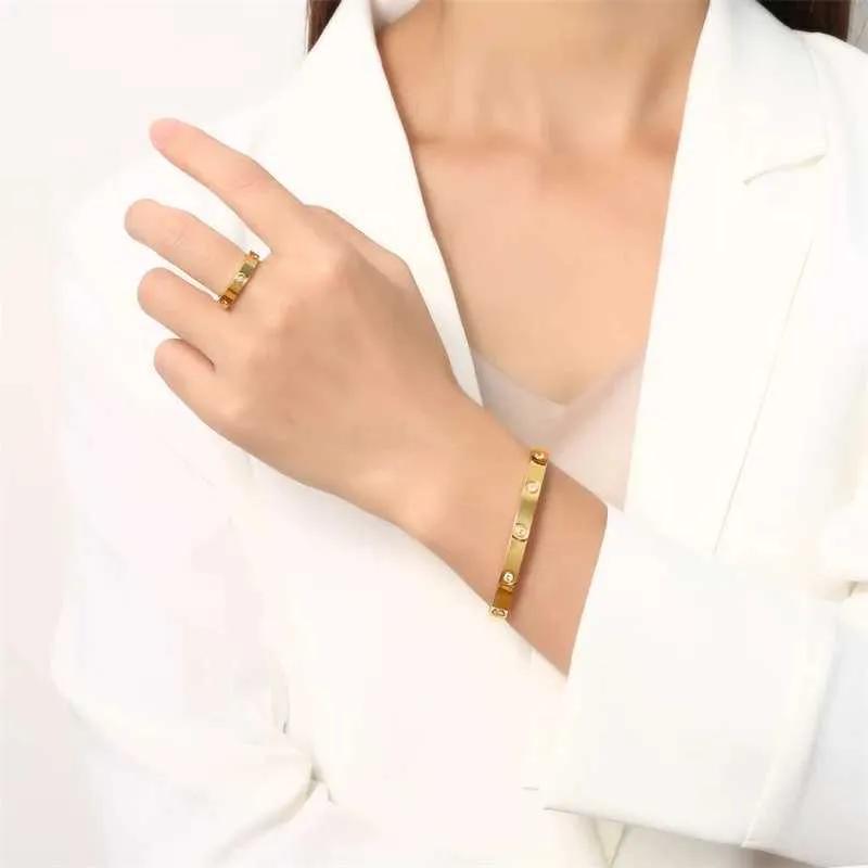 Classic Zircon Charm Bangle Bracelet For Couples Stainless Steel_voghion.com