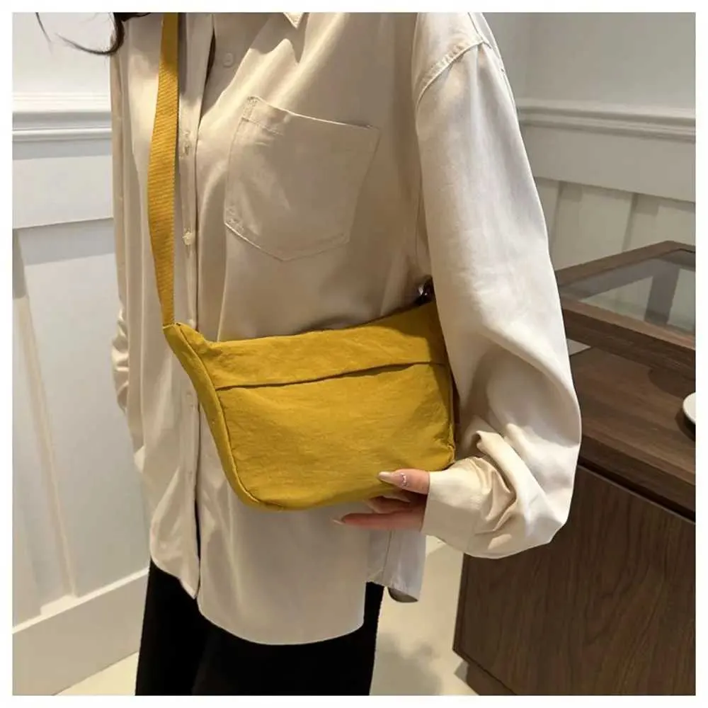 Simple Large Capacity Shoulder Messenger Crossbody Bag For Women_voghion.com