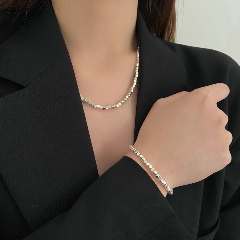 Bracciale con perline di miglio, design a cubo, estivo, leggero, con senso di nicchia, catena per clavicola, collana con cerchio semplice e scintillante._voghion.com