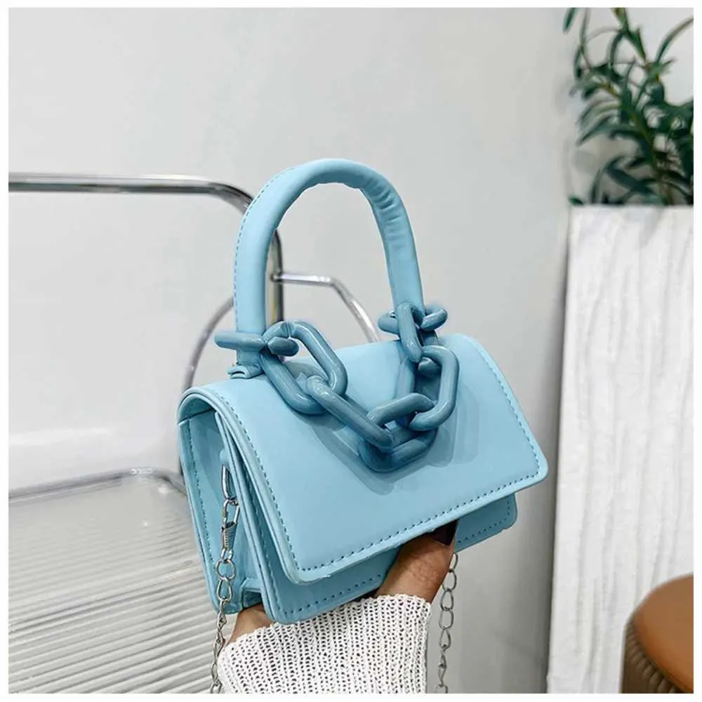 Designer 2024 Femmes Horizontal Édition Coréenne Chaîne Petit Carré Mode Mini Sac À Bandoulière Flip Boucle Sac À Main Portefeuille_voghion.com