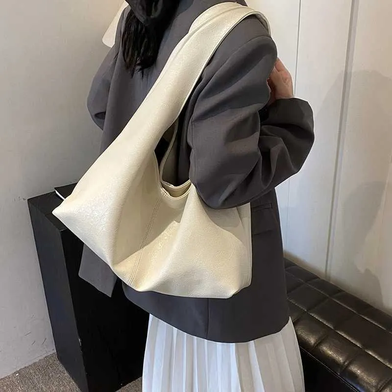 Sac à bandoulière d'hiver pour femme en cuir PU de grande taille LEFTSIDE Design 2024 Nouvelle tendance Y2K Sacs à main et portefeuilles_voghion.com