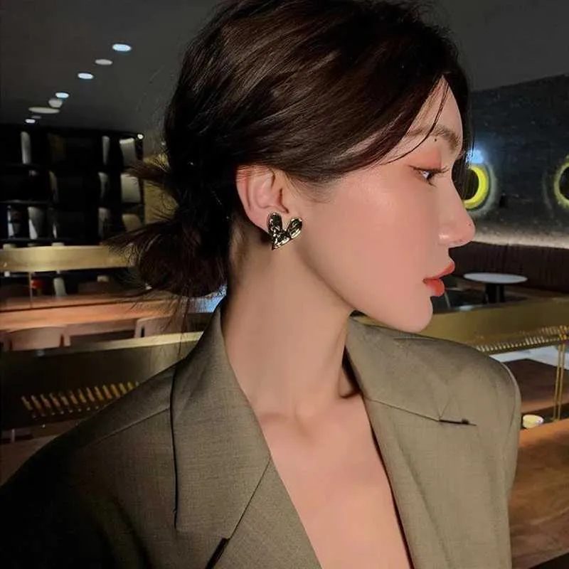 Charm Korean Design Sense Concave Convex Uneven Gold Heart Clip on Earrings Fashion Womens Party Jewelry Unusual_voghion.com