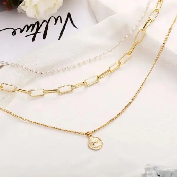 Collana in lega vintage creativa multistrato con catena di perle e timbro ritratto_voghion.com