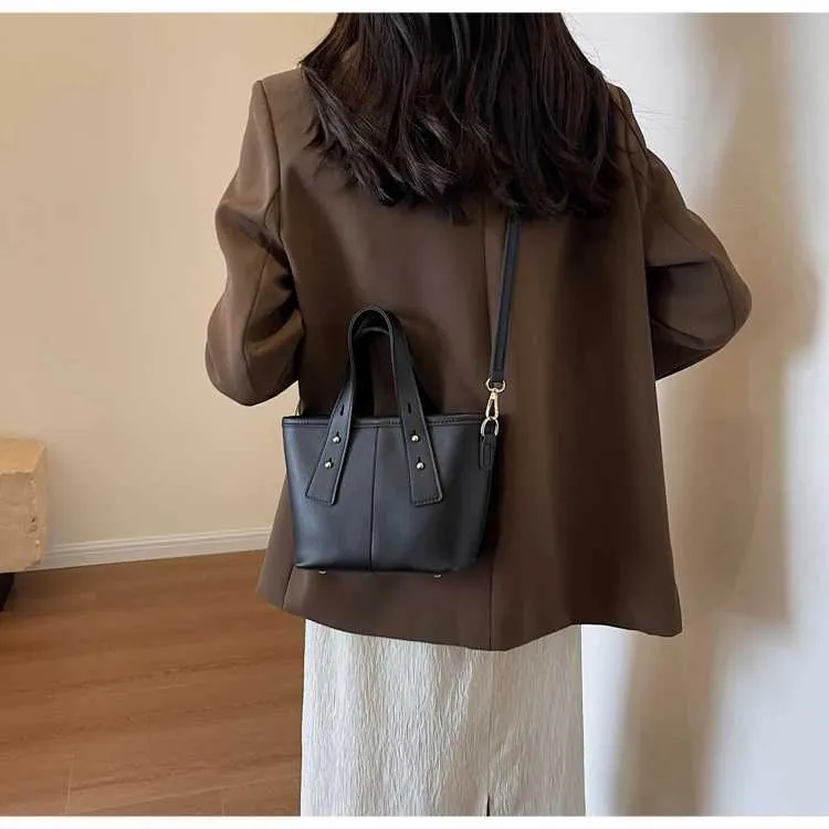 Retro Women Pu Leather Bucket Solid Soft Large Capacity Female Crossbody Bag All-match Lady Commute Messenger Shoulder_voghion.com