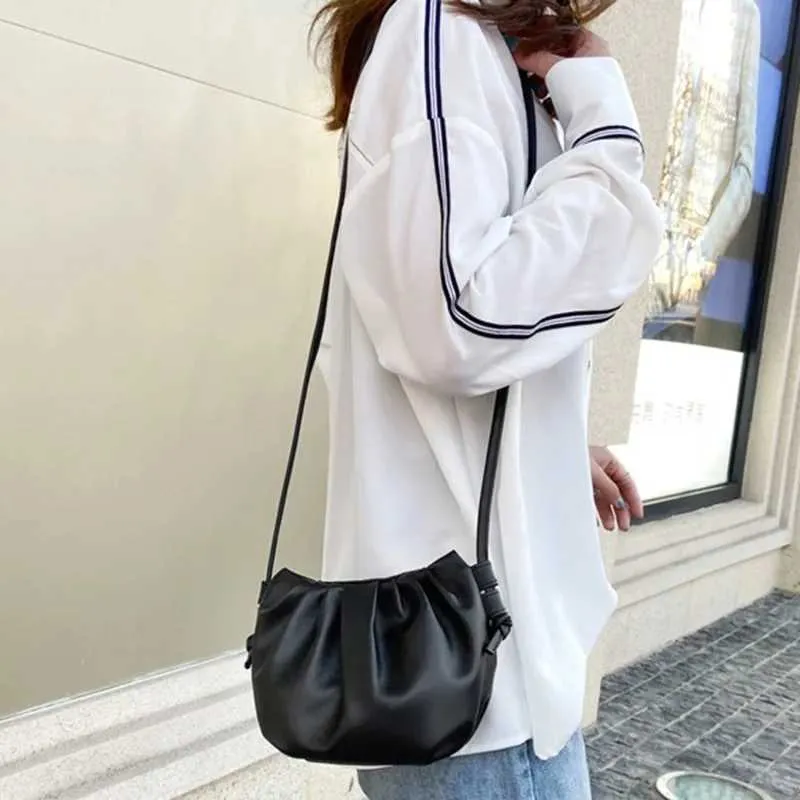 Premium Women's Messenger Crossbody Cloud Bag Niche Style_voghion.com