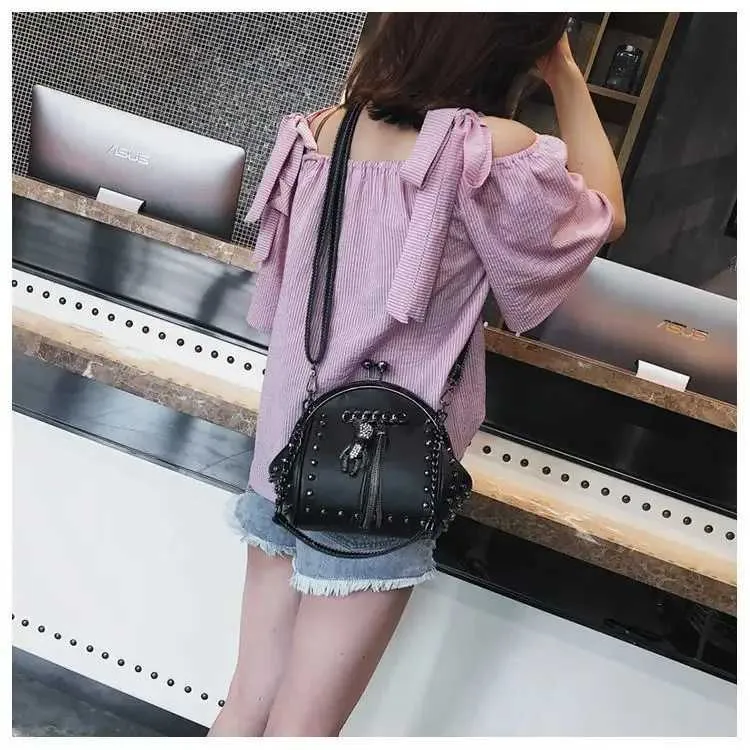 Metallfransen Dia Frauen Schulter Trend Stilvolle Chic Cartoon Anhänger Umhängetasche PU Leder Kette Weibliche Handba241216_voghion.com