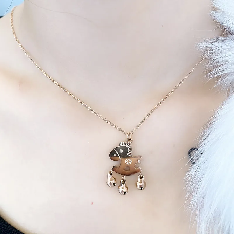 Pendentif collier cheval cloche minimaliste en acier inoxydable_voghion.com