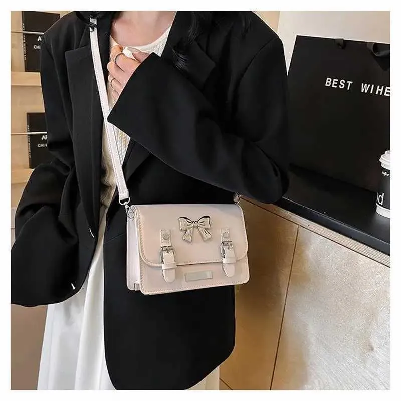 Kleine quadratische Tasche für Damen 2024 Neue Frühjahrs-/Sommermode süße Mädchenschleife personalisierte Pendel-Einzelschulter-Umhängetasche_voghion.com