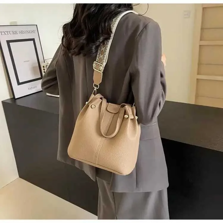 Bag Korean Versatile Bucket Spring And Summer Broadband Shoulder Messenger Bag Womens Handba241128_voghion.com