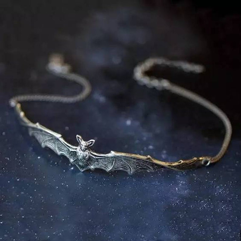 Colliers Mode Gothique Noir Grand Collier Aile Ouverte Chauve-Souris Volante_voghion.com