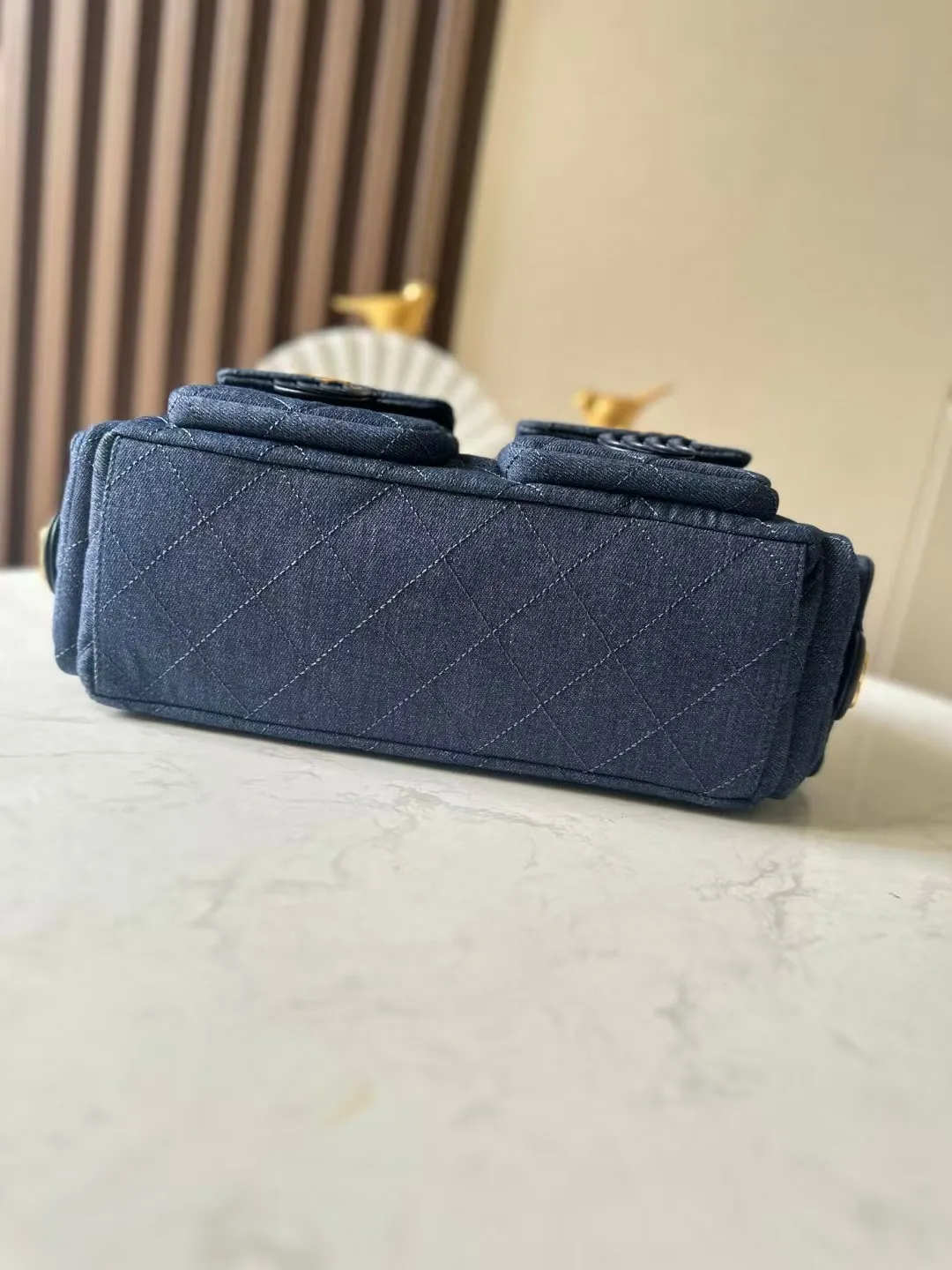 Borsa a tracolla in denim blu scuro, quattro tasche, stile hippie, di alta qualità, in tessuto morbido, con finiture dorate e chiusura con cerniera, catene pesanti._voghion.com