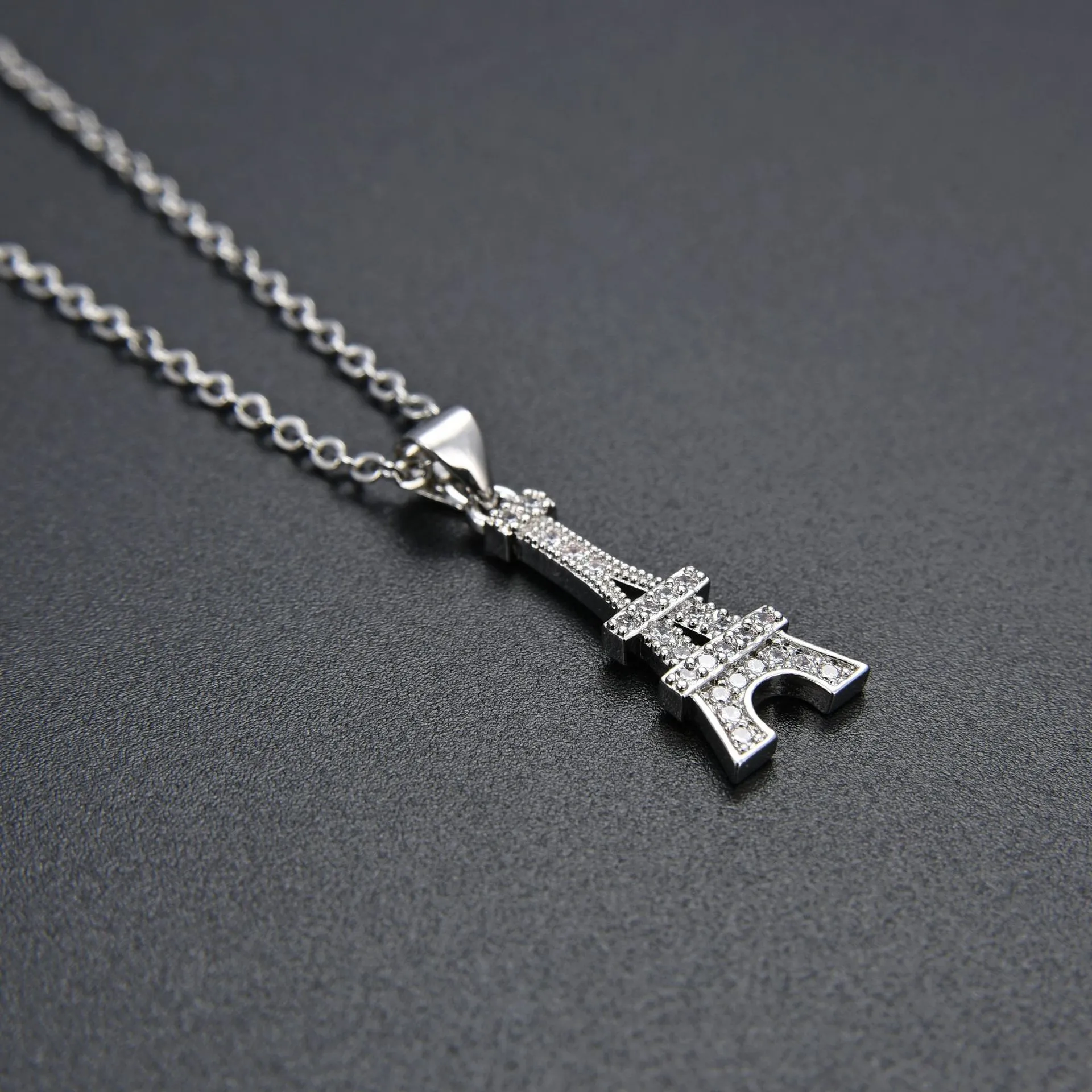 Colliers pendentifs couleur argent en forme de tour Eiffel, chaîne de clavicule, breloque, bijoux de fiançailles exquis pour femmes_voghion.com
