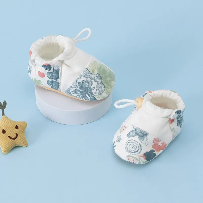 Pavasara un rudens multfilmu jaundzimušajiem mazuļiem Cutefeet mīkstas zoles pretslīdes pirmie staigulīši mazuļiem ar zeķēm un apaviem_voghion.com