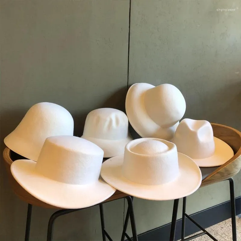 Berets Autumn And Winter White Church Wedding Fedora Hats For Women Retro Elegant Flat Top Concave Basin Equestrian Cap_voghion.com