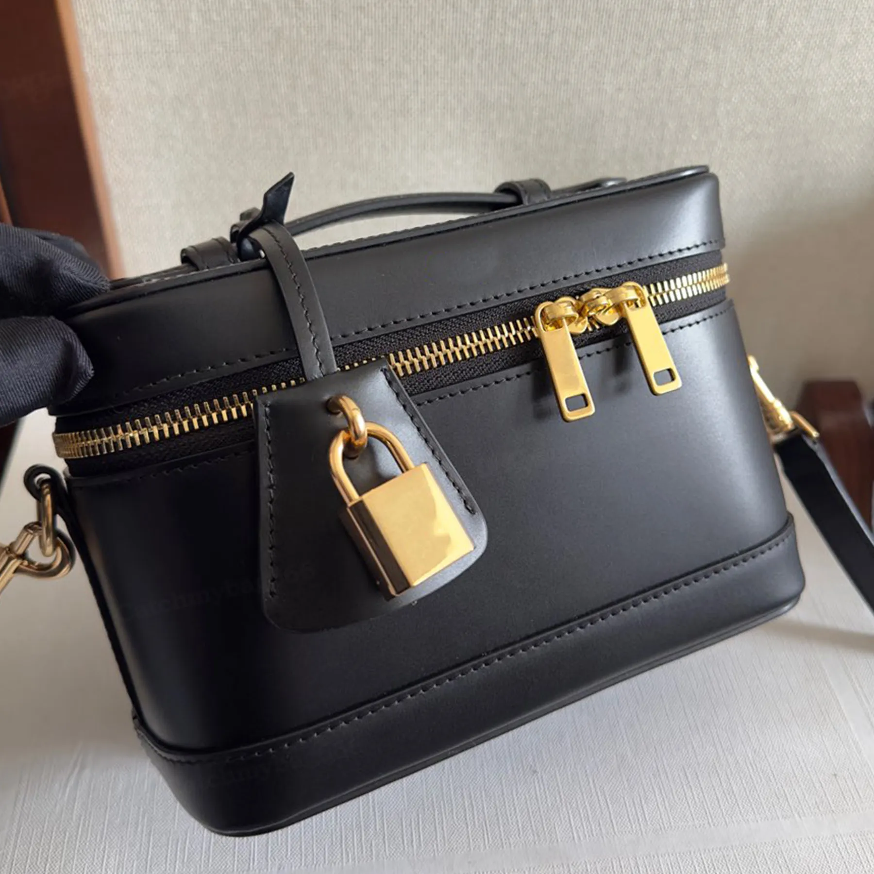New 10A Vanity In Shiny Calfskin Cosmetic Designer Gold Finishing Lambskin Lining Shoulder Zipper Closure Crossbody Bag_voghion.com